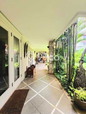 Rumah Elit Modern Tanpa Renovasi di Kemang Jakarta Selatan Rumah Elit Modern Tanpa Renovasi di Kemang Jakarta Selatan