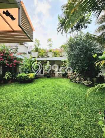 Rumah Elit Modern Tanpa Renovasi di Kemang Jakarta Selatan Rumah Elit Modern Tanpa Renovasi di Kemang Jakarta Selatan