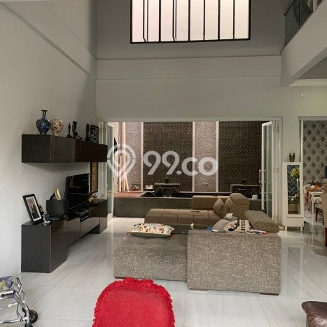 Siap Huni Rumah Mewah 3 Kamar di Tebet Dekat ke Mana Pun Siap Huni Rumah Mewah 3 Kamar di Tebet Dekat ke Mana Pun