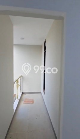 Jual Rumah Luas Elegan Dengan View Eksklusif di Villa Meruya, Jakarta Barat Jual Rumah Luas Elegan Dengan View Eksklusif di Villa Meruya, Jakarta Barat