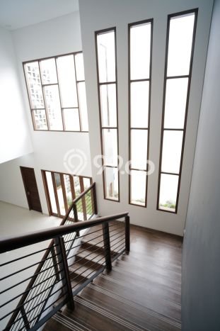 Dijual Rumah Premium dengan Fasilitas Sekitar Komplit di Cibubur, Depok Dijual Rumah Premium dengan Fasilitas Sekitar Komplit di Cibubur, Depok