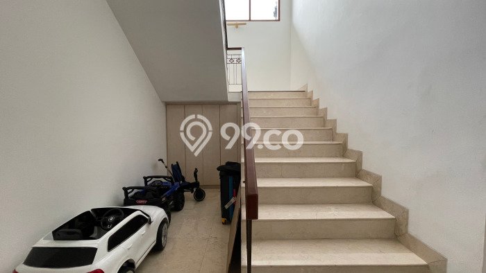 Jual Rumah Mewah Elegan Dengan View Eksklusif di Pejaten, Jakarta Selatan Jual Rumah Mewah Elegan Dengan View Eksklusif di Pejaten, Jakarta Selatan
