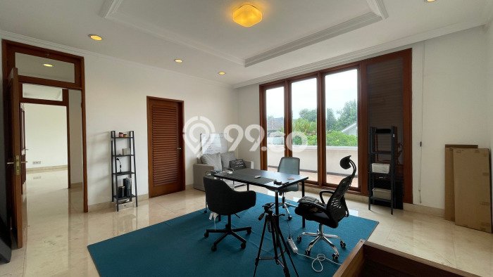 Jual Rumah Mewah Elegan Dengan View Eksklusif di Pejaten, Jakarta Selatan Jual Rumah Mewah Elegan Dengan View Eksklusif di Pejaten, Jakarta Selatan