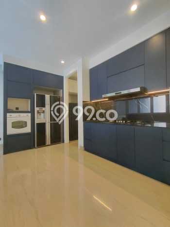 Jual Rumah Luas Elegan Dengan View Eksklusif di Pejaten, Jakarta Selatan Jual Rumah Luas Elegan Dengan View Eksklusif di Pejaten, Jakarta Selatan