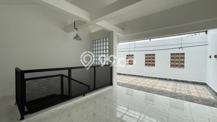 Sewa Rumah Strategis di Kemang LT 430m2 / LB 700m2 Siap Huni Sewa Rumah Strategis di Kemang LT 430m2 / LB 700m2 Siap Huni
