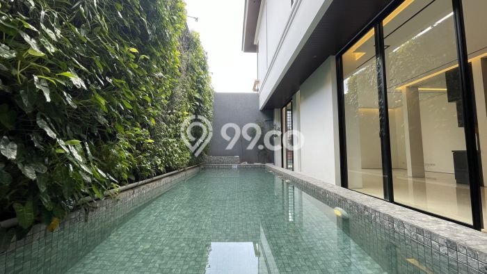 Rumah Elit Modern Tanpa Renovasi di Pondok Indah Jakarta Selatan Rumah Elit Modern Tanpa Renovasi di Pondok Indah Jakarta Selatan