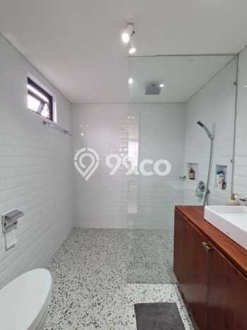Rumah Elit Modern Tanpa Renovasi di Cipete Jakarta Selatan Rumah Elit Modern Tanpa Renovasi di Cipete Jakarta Selatan