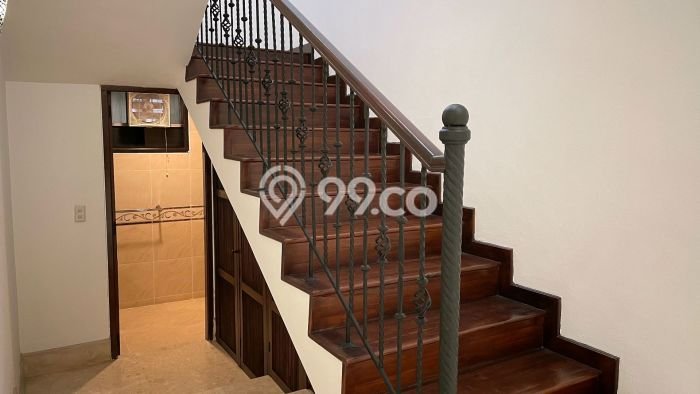 Dijual Rumah Luas Elegan Dengan View Eksklusif di Kemang, Jakarta Selatan Dijual Rumah Luas Elegan Dengan View Eksklusif di Kemang, Jakarta Selatan