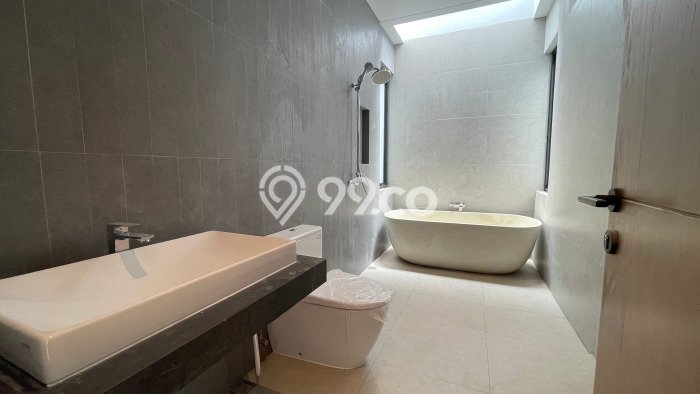 Jual Rumah Mewah Megah Dengan View Cantik di Kemang, Jakarta Selatan Jual Rumah Mewah Megah Dengan View Cantik di Kemang, Jakarta Selatan
