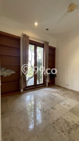 Sewa Rumah Murah di Kemang Jakarta Selatan dengan 4 Kamar Tidur Sewa Rumah Murah di Kemang Jakarta Selatan dengan 4 Kamar Tidur