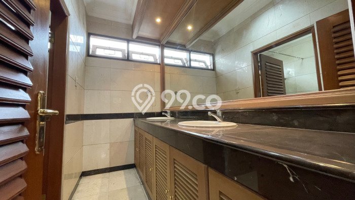 For Sale! Luxury House LT 404m2 Desain Modern di Pejaten For Sale! Luxury House LT 404m2 Desain Modern di Pejaten