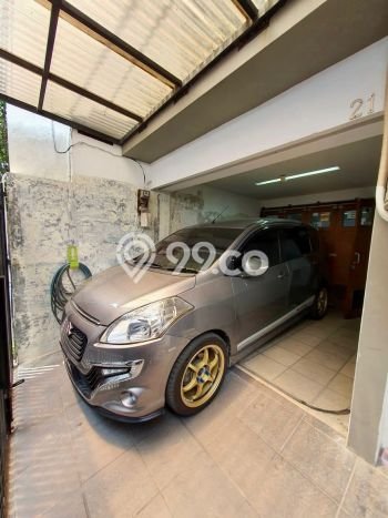 Rumah Luas Asri 3 KT Siap Huni di Tanjung Duren Jakarta Barat Rumah Luas Asri 3 KT Siap Huni di Tanjung Duren Jakarta Barat