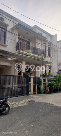 Rumah Modern Cantik 6 Kamar Bisa Langsung Pindah di Pancoran Mas Rumah Modern Cantik 6 Kamar Bisa Langsung Pindah di Pancoran Mas