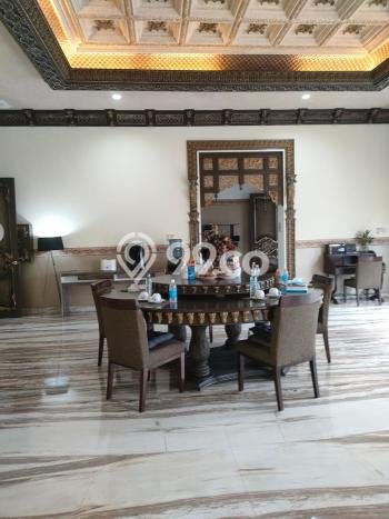 Hunian Ideal dengan LT 810m2 & LB 650m2 Disewakan di Gondangdia Hunian Ideal dengan LT 810m2 & LB 650m2 Disewakan di Gondangdia