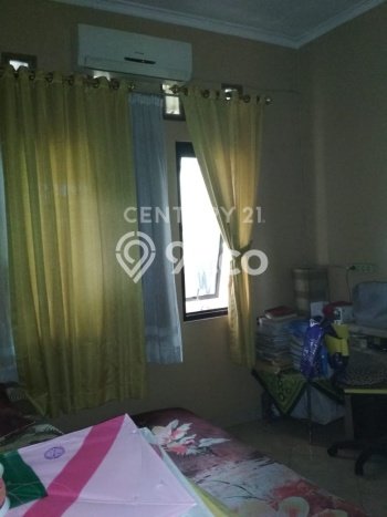 Rumah Strategis Minimalis Lb 180m2 di Beji, Depok Rumah Strategis Minimalis Lb 180m2 di Beji, Depok