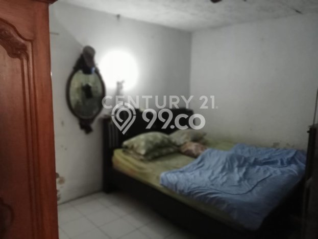 For Sale Rumah 5 Kamar Lokasi Ideal Nyaman dan Strategis di Pancoran Mas For Sale Rumah 5 Kamar Lokasi Ideal Nyaman dan Strategis di Pancoran Mas