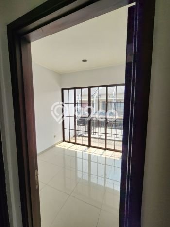 Rumah Luas Asri 2 KT Siap Pakai di Green Lake City Jakarta Barat Rumah Luas Asri 2 KT Siap Pakai di Green Lake City Jakarta Barat
