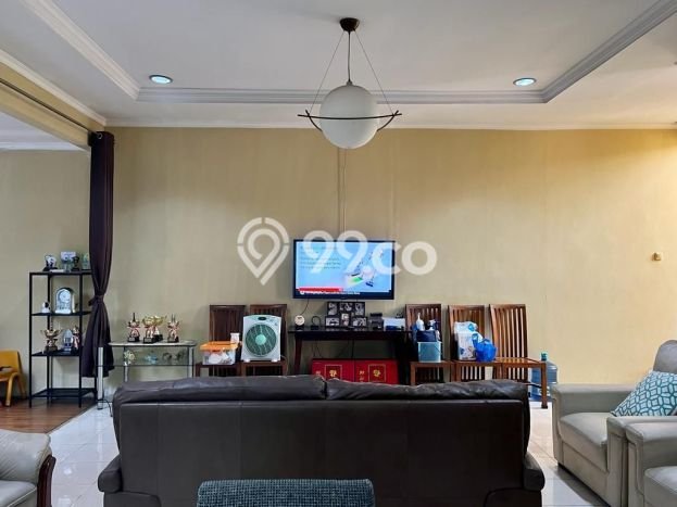 Rumah Siap Huni di Srengseng, Jakarta Barat, Luas 200m² Bangunan 264m² Rumah Siap Huni di Srengseng, Jakarta Barat, Luas 200m² Bangunan 264m²