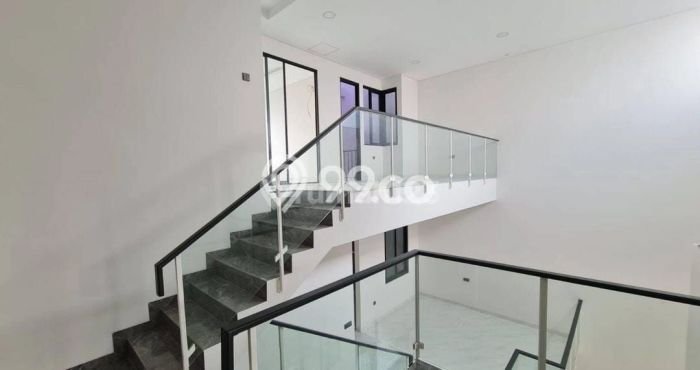 Rumah kawasan Metland Puri, Jakarta Barat, LT 225m² Bangunan 345m² Rumah kawasan Metland Puri, Jakarta Barat, LT 225m² Bangunan 345m²
