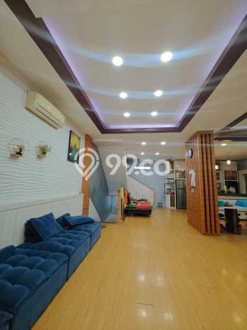 Ready to Use! Luxury House LT 300m2 Desain Modern di Angke Ready to Use! Luxury House LT 300m2 Desain Modern di Angke