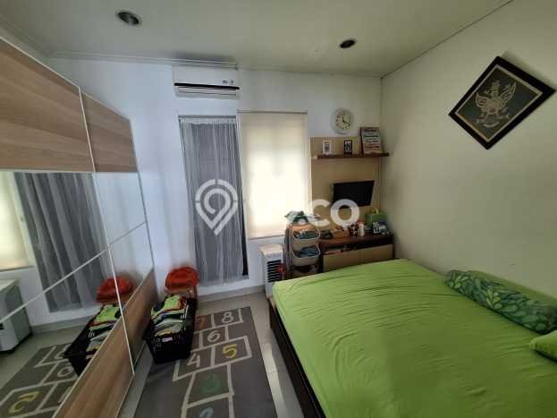 Rumah Mewah dengan Luas Tanah 90m² di Lingkungan Asri Green Lake City, Jakarta Barat Rumah Mewah dengan Luas Tanah 90m² di Lingkungan Asri Green Lake City, Jakarta Barat