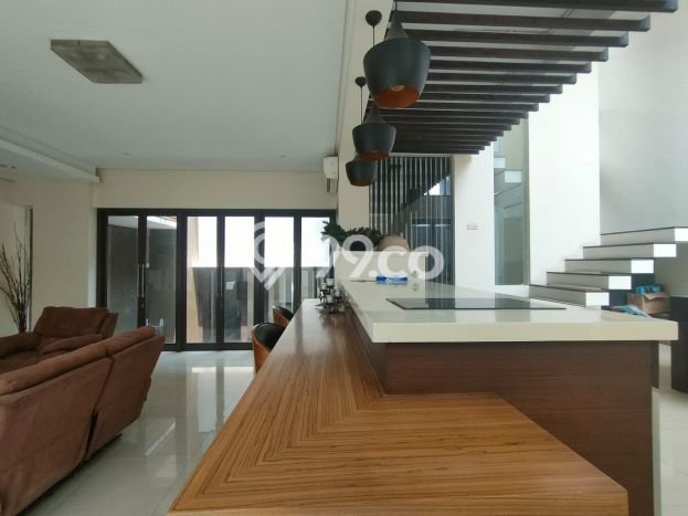 Ready to Use! Premium House LT 250m2 Desain Modern di Meruya Ready to Use! Premium House LT 250m2 Desain Modern di Meruya
