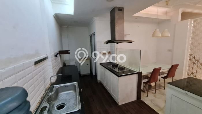 Rumah Elit Modern Tanpa Renovasi di Green Lake City Jakarta Barat Rumah Elit Modern Tanpa Renovasi di Green Lake City Jakarta Barat