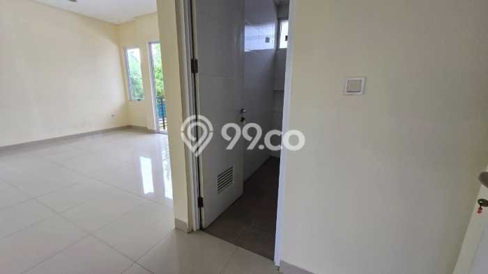 Dijual Rumah Luas Megah Dengan View Cantik di Green Lake City, Jakarta Barat Dijual Rumah Luas Megah Dengan View Cantik di Green Lake City, Jakarta Barat