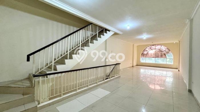 Dijual! Ruko di Green Lake City Jakarta Barat LT 81m2 / LB 230m2 Kawasan Strategis Dijual! Ruko di Green Lake City Jakarta Barat LT 81m2 / LB 230m2 Kawasan Strategis