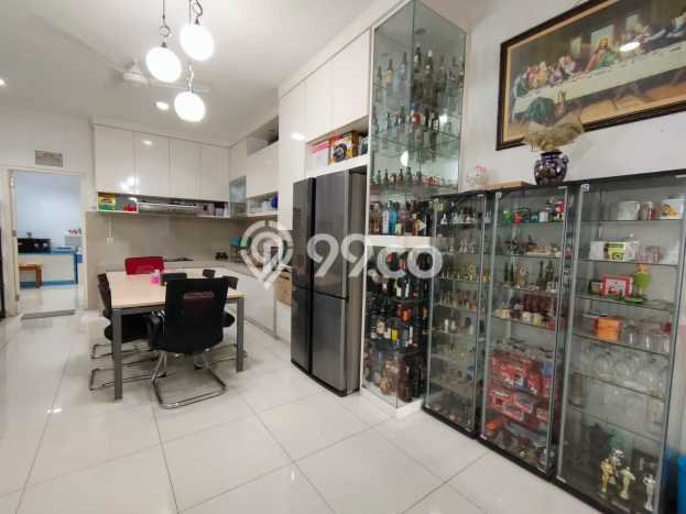 Rumah Elit Modern Siap Huni di Meruya Jakarta Barat Rumah Elit Modern Siap Huni di Meruya Jakarta Barat