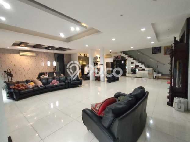Hunian Mewah LB 350m2 Siap Pakai Desain Elegan di Meruya, Jakarta Barat Hunian Mewah LB 350m2 Siap Pakai Desain Elegan di Meruya, Jakarta Barat