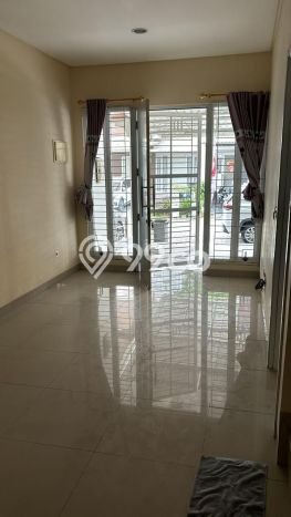 Kesempatan Memiliki Rumah LB 130m² di Lokasi Strategis, Jakarta Barat Kesempatan Memiliki Rumah LB 130m² di Lokasi Strategis, Jakarta Barat
