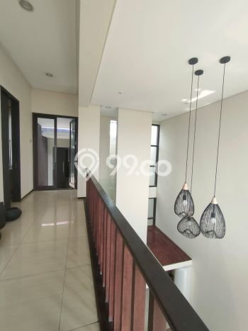 Ready to Use! Premium House LT 250m2 Desain Modern di Meruya Ready to Use! Premium House LT 250m2 Desain Modern di Meruya