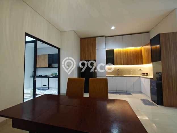 Jual Rumah Luas Elegan Dengan View Eksklusif di Meruya, Jakarta Barat Jual Rumah Luas Elegan Dengan View Eksklusif di Meruya, Jakarta Barat