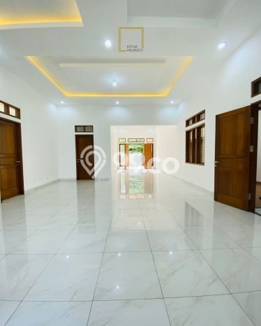 Rumah Luxury Modern Tanpa Renovasi di Pejaten Jakarta Selatan Rumah Luxury Modern Tanpa Renovasi di Pejaten Jakarta Selatan