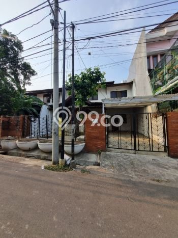 SPECIAL PRICE! Rumah di Tebet, 4 KT, Akses Mudah Fasilitas Umum, Luas 225m² Bangunan 300m² SPECIAL PRICE! Rumah di Tebet, 4 KT, Akses Mudah Fasilitas Umum, Luas 225m² Bangunan 300m²