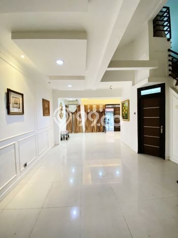 Hunian Super Mewah dengan Akses Paling Strategis di Pondok Indah, Jakarta Selatan Hunian Super Mewah dengan Akses Paling Strategis di Pondok Indah, Jakarta Selatan