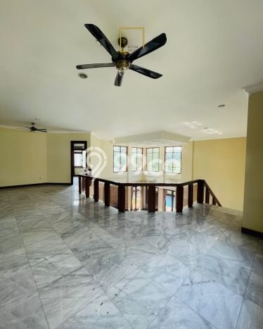 For Sale! Luxury House LT 670m2 Desain Modern di Kemang For Sale! Luxury House LT 670m2 Desain Modern di Kemang
