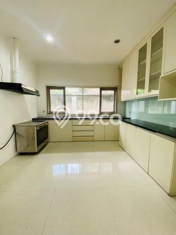 Rumah Sejuk di Kemang, 4 KT, Free Macet Rumah Sejuk di Kemang, 4 KT, Free Macet