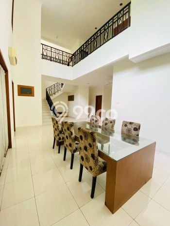 Rumah di Pejaten, 4 KT, Dekat Universitas, Luas 300m² Bangunan 400m² Rumah di Pejaten, 4 KT, Dekat Universitas, Luas 300m² Bangunan 400m²