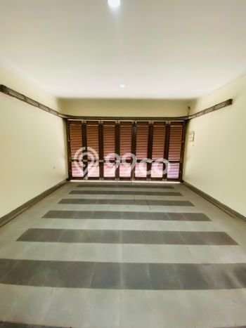 Rumah di Pejaten, 4 KT, Dekat Universitas, Luas 300m² Bangunan 400m² Rumah di Pejaten, 4 KT, Dekat Universitas, Luas 300m² Bangunan 400m²