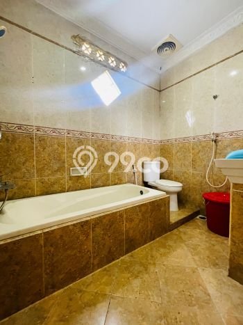 Siap Huni Hunian Elit 7 Kamar di Jagakarsa Dekat ke Mana Saja Siap Huni Hunian Elit 7 Kamar di Jagakarsa Dekat ke Mana Saja