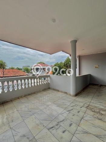 Rumah Kontrakan Jakarta Selatan LT 750m2 LB 600m2 Kawasan Kemang Rumah Kontrakan Jakarta Selatan LT 750m2 LB 600m2 Kawasan Kemang