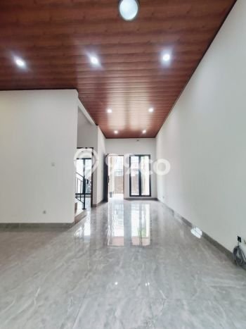 LIMITED UNIT! Rumah area Cipete, 3 KM, Luas 120m² LB 250m² LIMITED UNIT! Rumah area Cipete, 3 KM, Luas 120m² LB 250m²