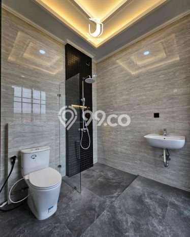 For Sale! Premium House LT 121m2 Desain Elegan di Kebagusan For Sale! Premium House LT 121m2 Desain Elegan di Kebagusan
