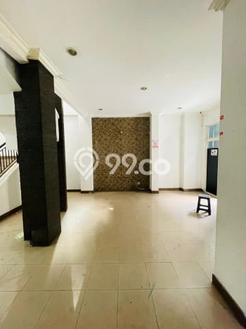Rumah Asri di Tebet, 4 KM, Area Tenang, LT 270m² LB 750m² Rumah Asri di Tebet, 4 KM, Area Tenang, LT 270m² LB 750m²