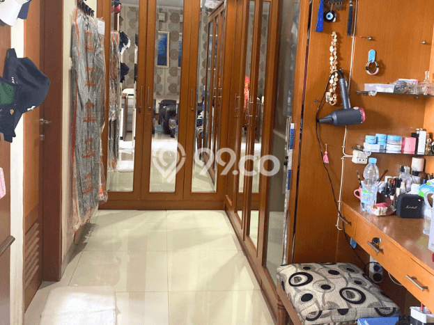 Rumah Elit Modern Tanpa Renovasi di Jatiwaringin Jakarta Timur Rumah Elit Modern Tanpa Renovasi di Jatiwaringin Jakarta Timur