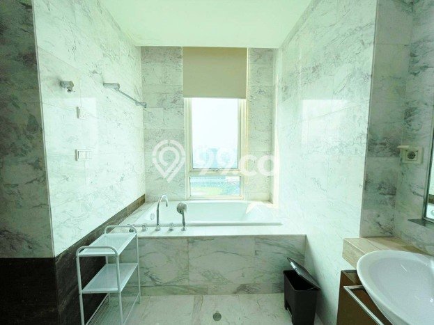 Apartemen Disewakan 3 Kamar Hemat Siap Huni di Jakarta Selatan, Luas 159m2 Apartemen Disewakan 3 Kamar Hemat Siap Huni di Jakarta Selatan, Luas 159m2