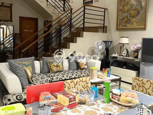 Rumah Elit Modern Tanpa Renovasi di Jatiwaringin Jakarta Timur Rumah Elit Modern Tanpa Renovasi di Jatiwaringin Jakarta Timur