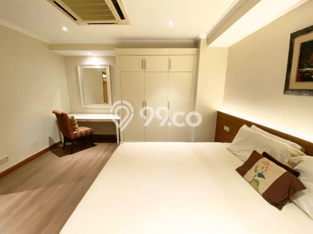 Apartemen Strategis 270m2 di Gatot Subroto Jakarta Selatan 4 KT Apartemen Strategis 270m2 di Gatot Subroto Jakarta Selatan 4 KT